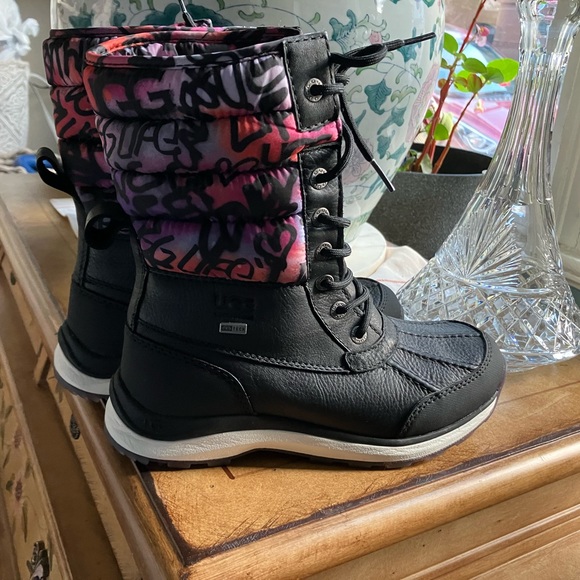 🔥New UGG waterproof dry tech boots - Picture 2 of 8